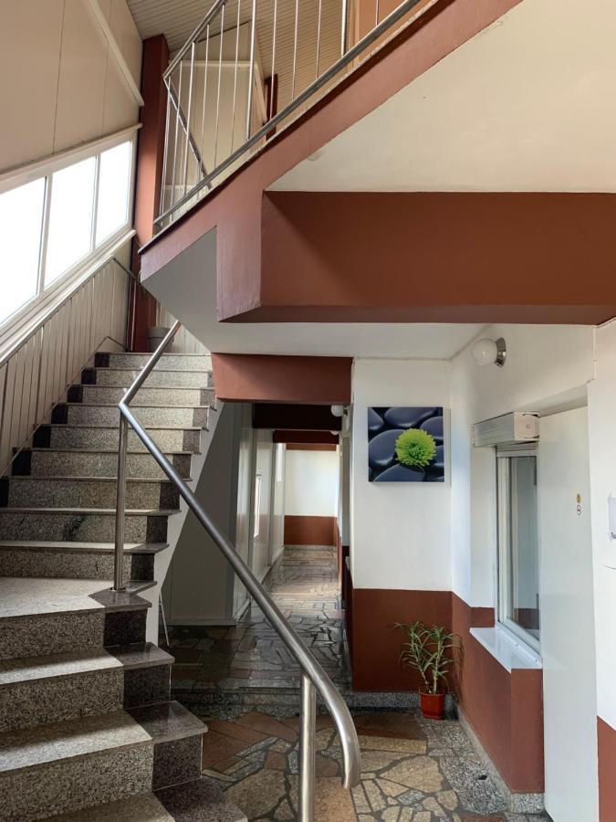 سوبوت Rooms Low Price المظهر الخارجي الصورة